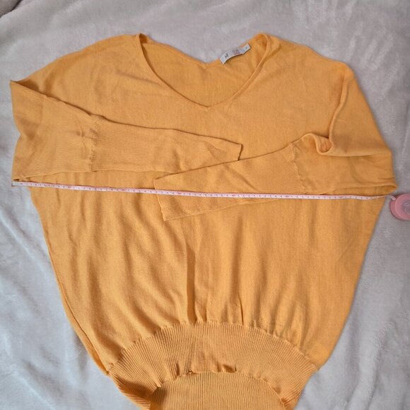 Raffi Cashmere V-Neck front and back Off The Shoulder Sweater, M, Peach Color - Picture 7 of 9